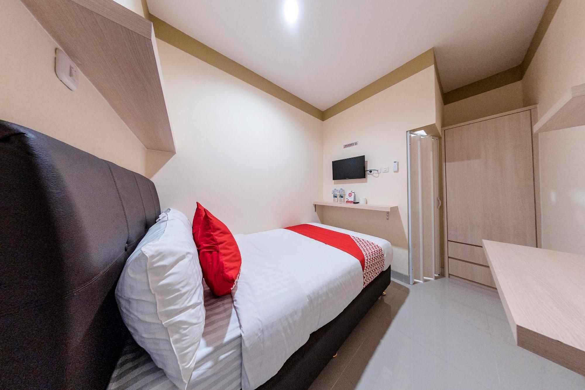 Hotel OYO 478 Balcon Biru Yakarta Exterior foto