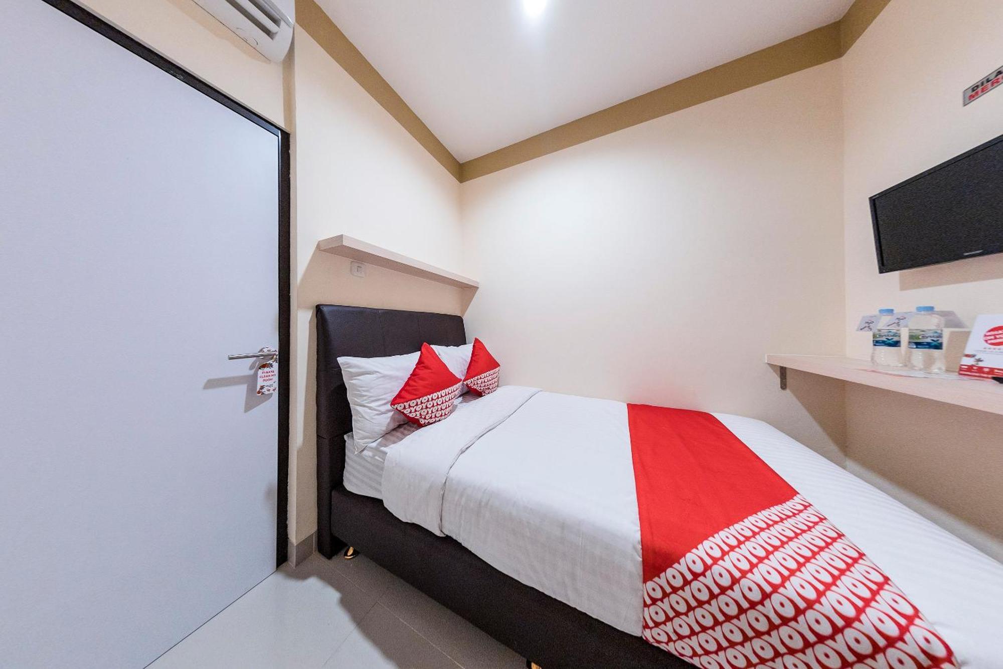 Hotel OYO 478 Balcon Biru Yakarta Exterior foto